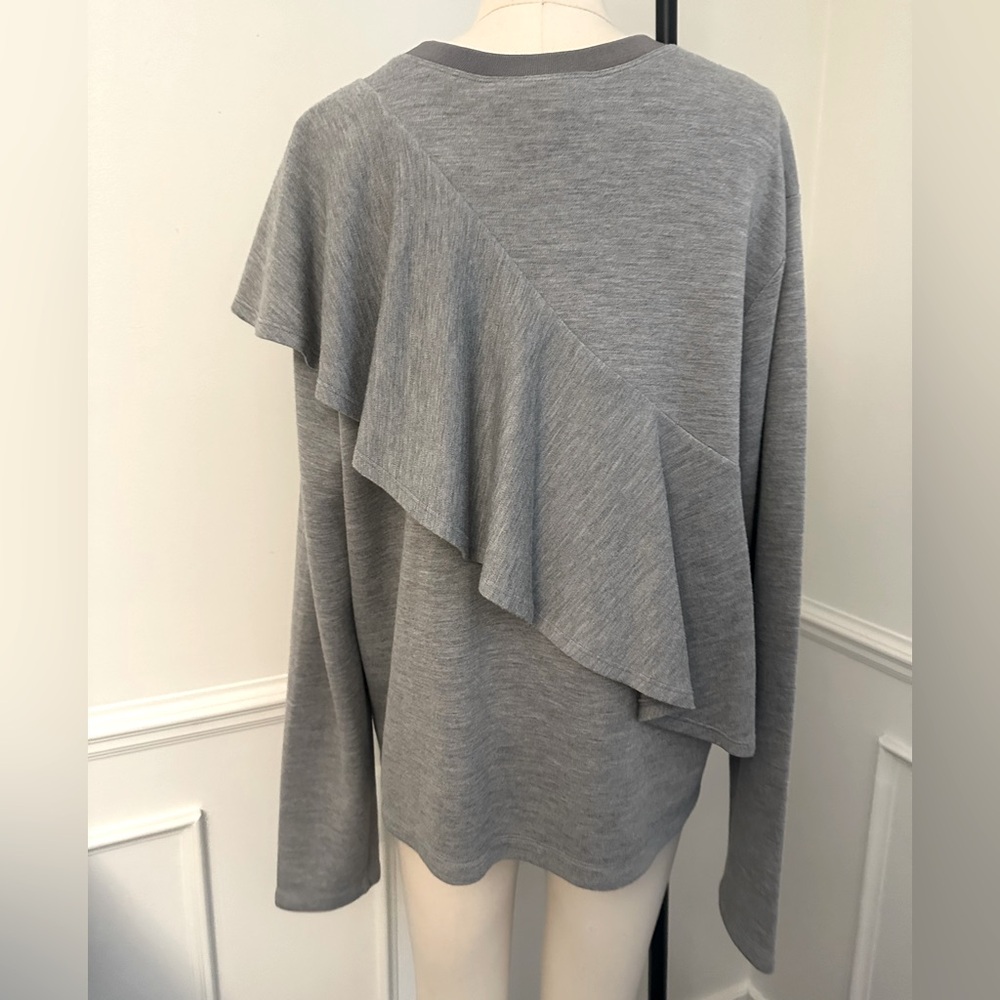 Gray Ruffled DVF sweater - Picture 6 of 7